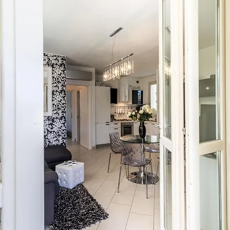 Casa vacanze - 100 Mt Dal Mare Villetta Con Giardino Privato E Parcheggio
