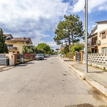 - 100 Mt Dal Mare Villetta Con Giardino Privato E Parcheggio Cervia